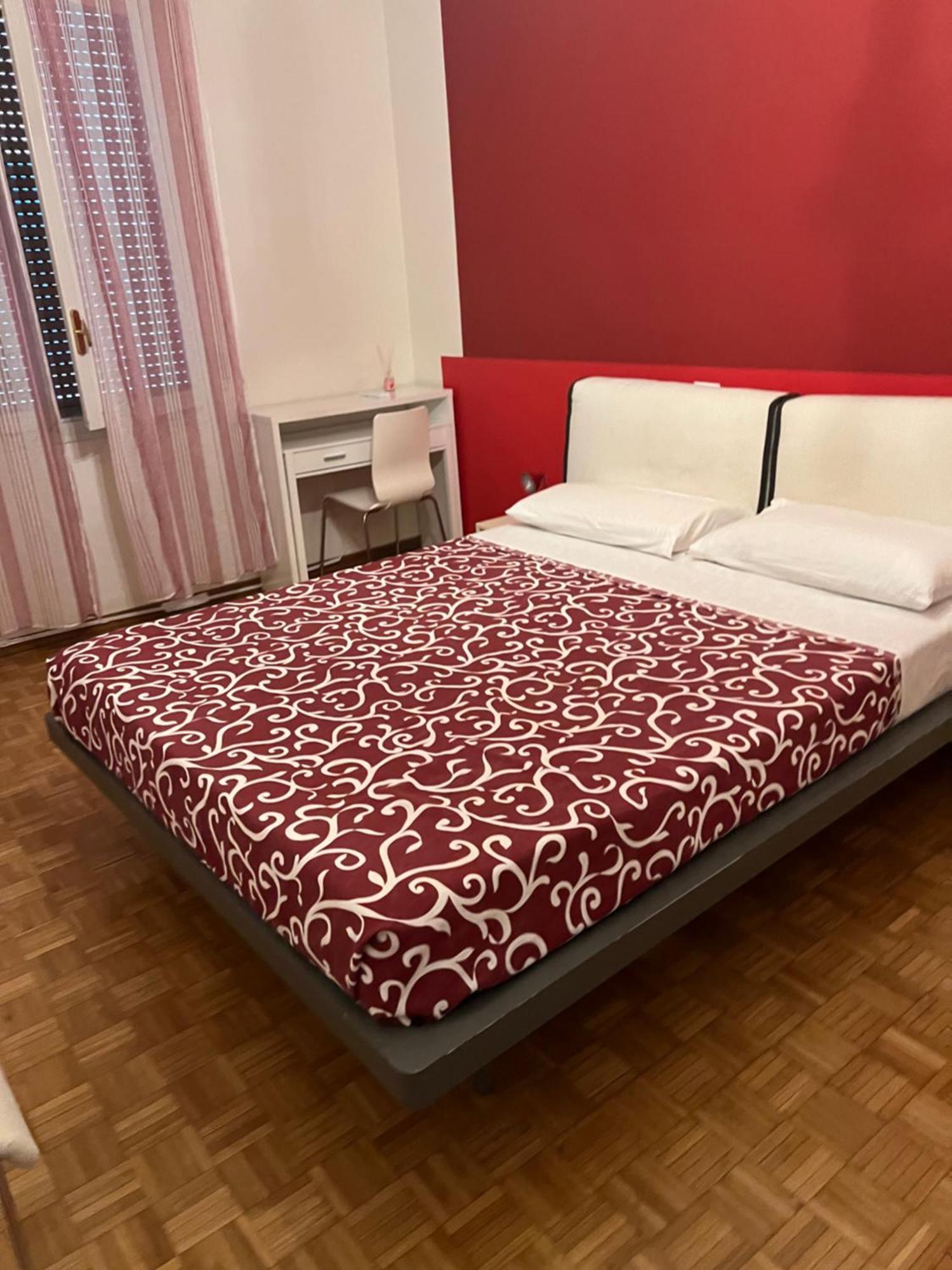 Moonlight Centro Bologna Hotel ภายนอก รูปภาพ